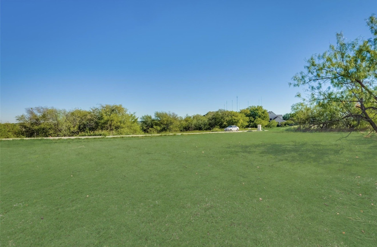 1016 Mallard Pointe Drive Grand Prairie TX 75104