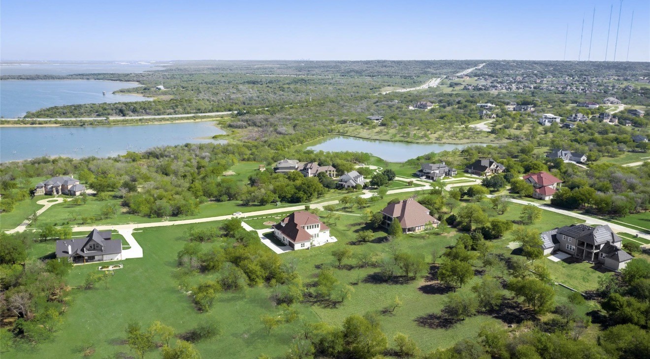 1016 Mallard Pointe Drive Grand Prairie TX 75104
