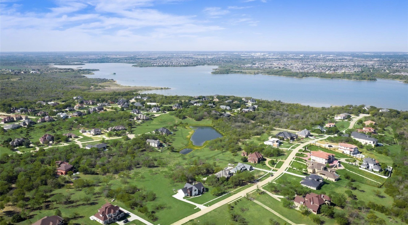 1016 Mallard Pointe Drive Grand Prairie TX 75104