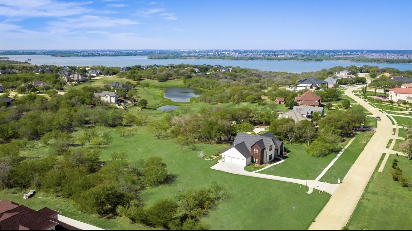 1016 Mallard Pointe Drive Grand Prairie TX 75104