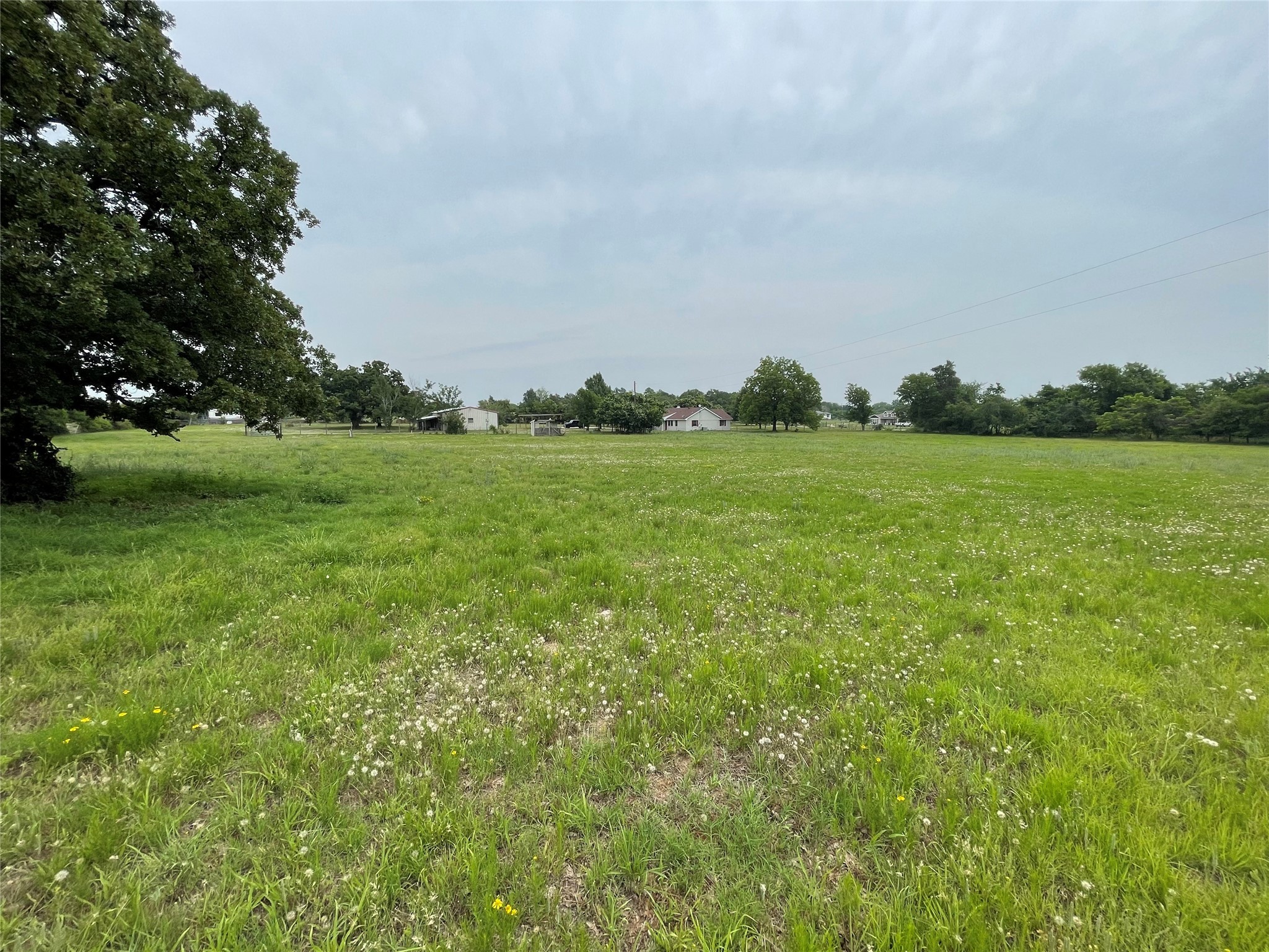 979 East Barry Street Reno TX 76020