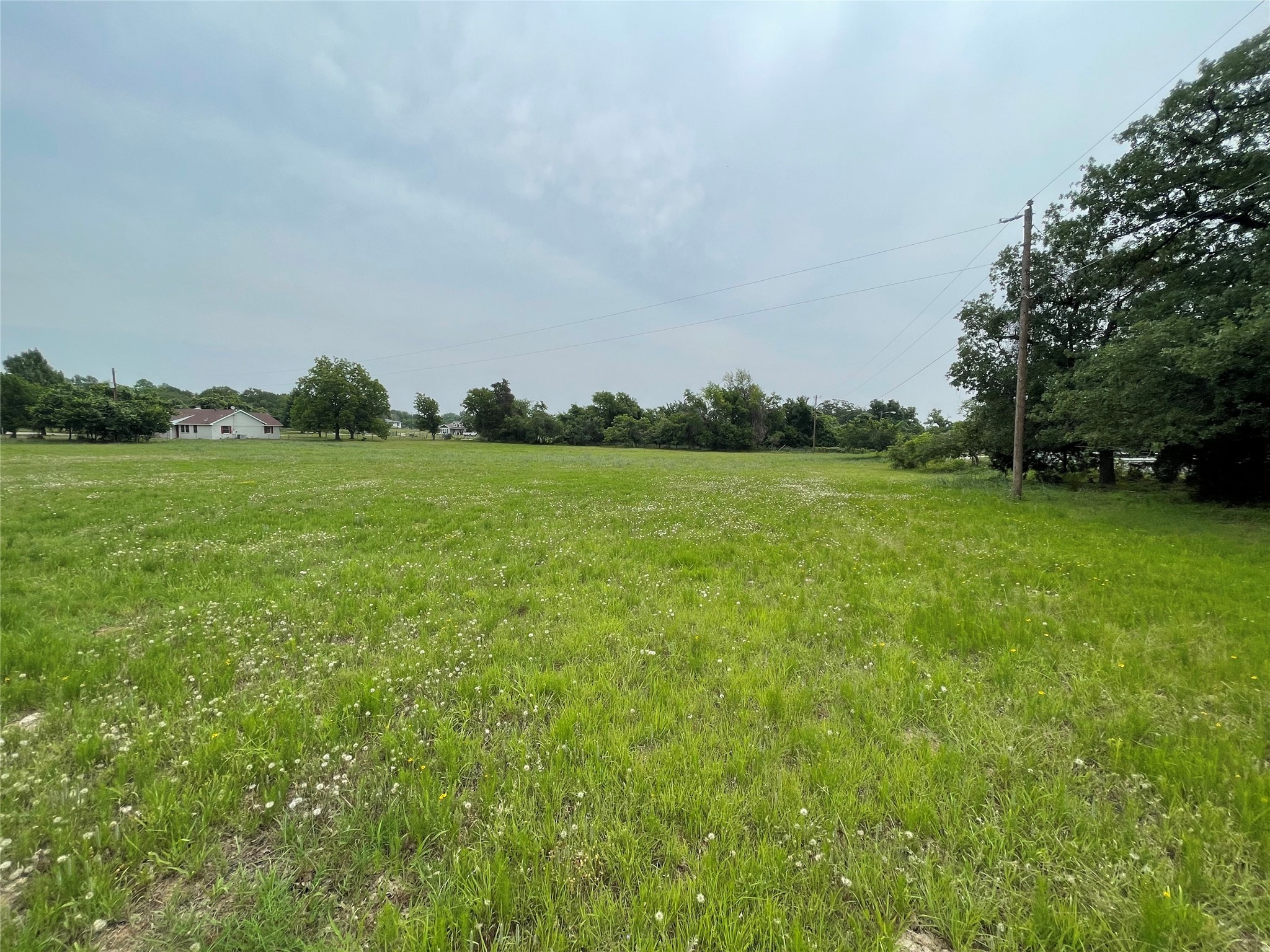979 East Barry Street Reno TX 76020