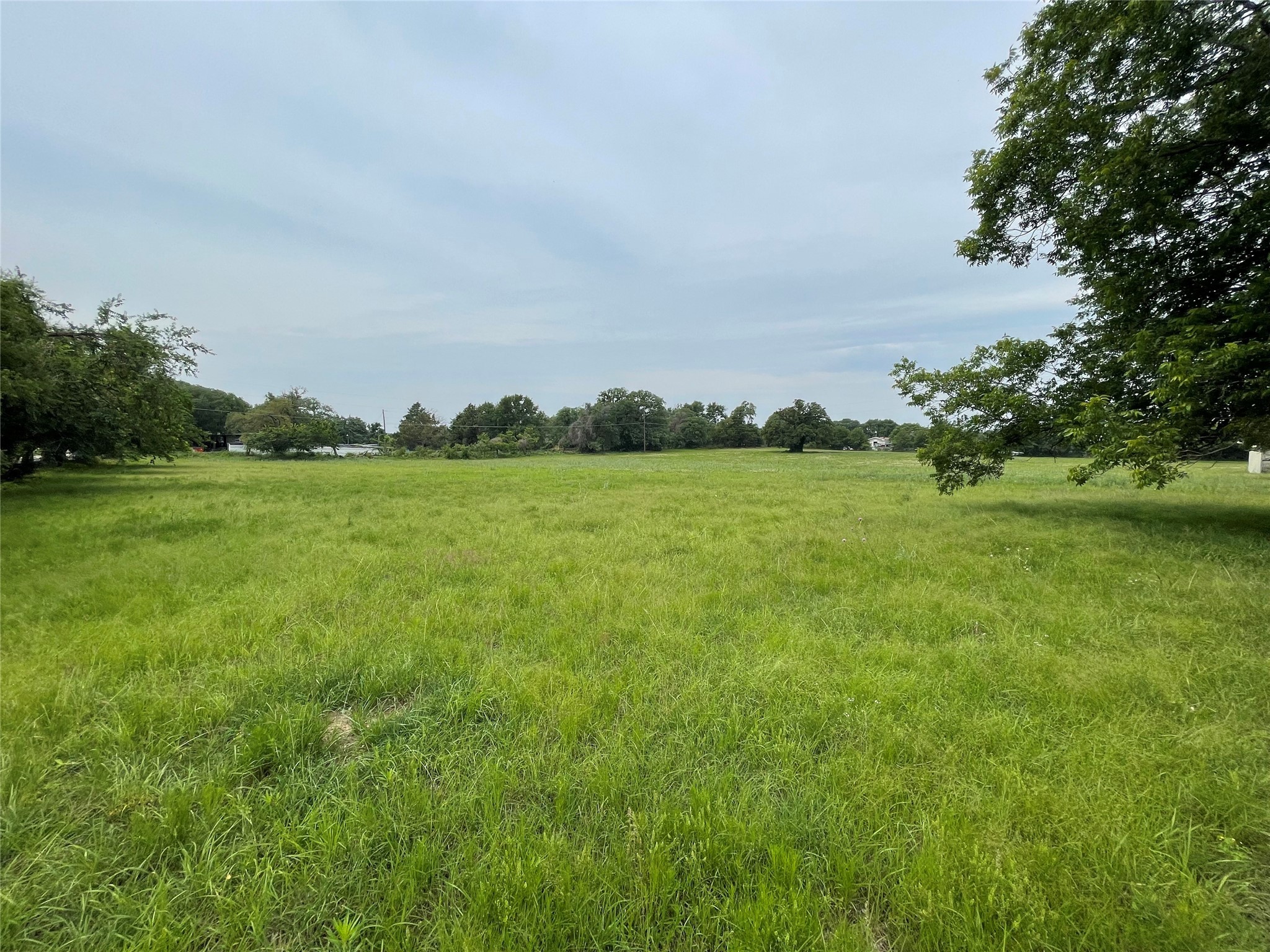 979 East Barry Street Reno TX 76020