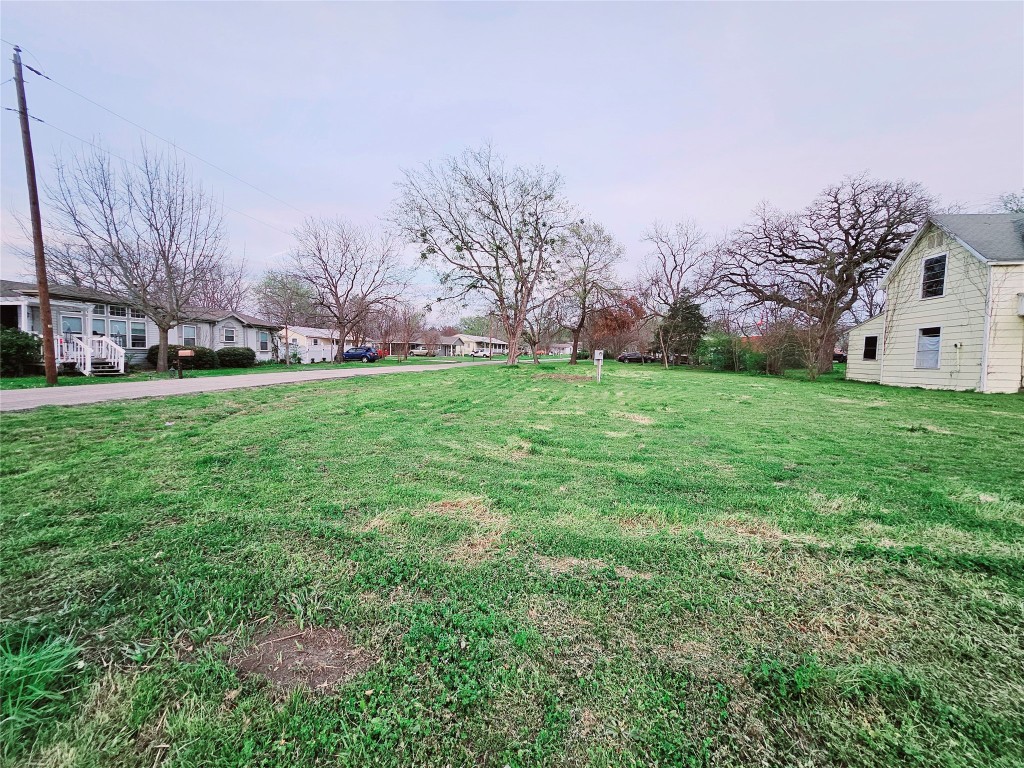 209 W First Street Quinlan TX 75474