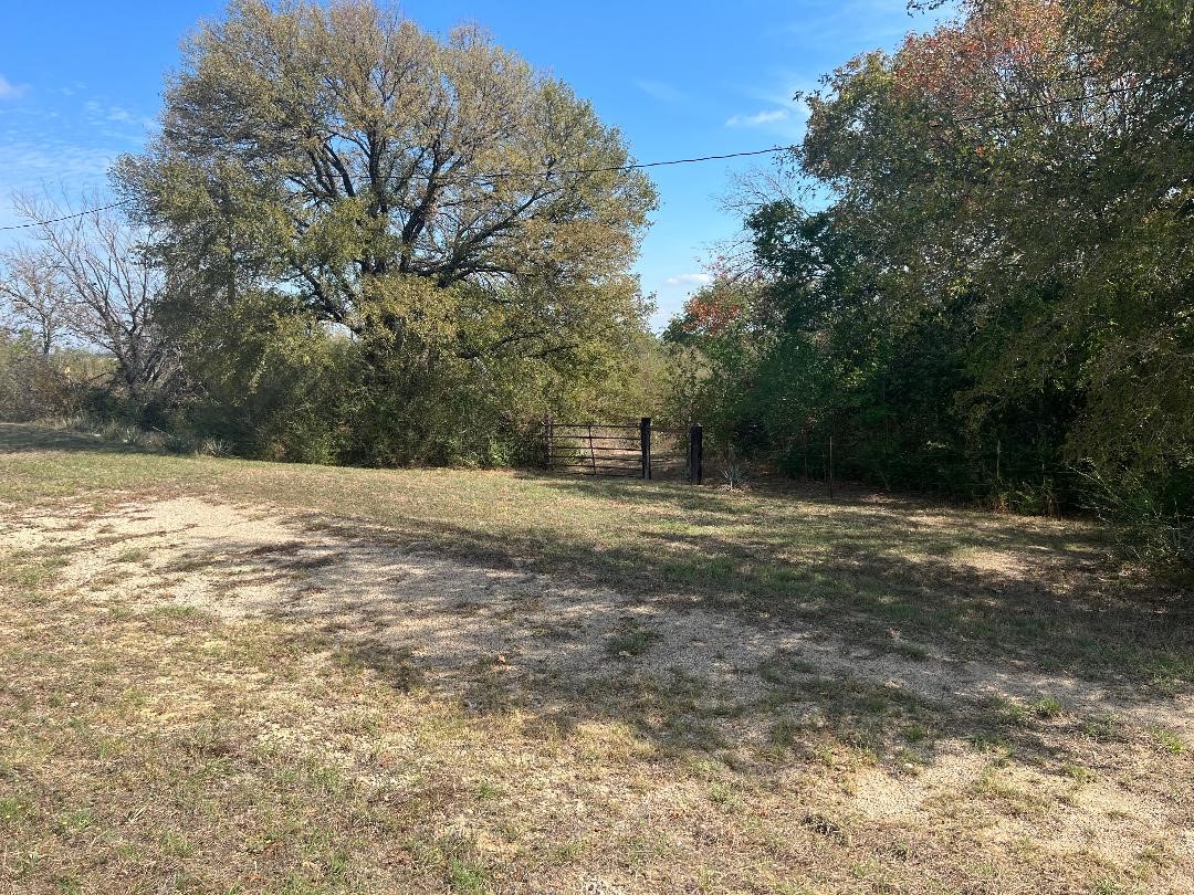 1300 Cliff Manor Street Azle TX 76020