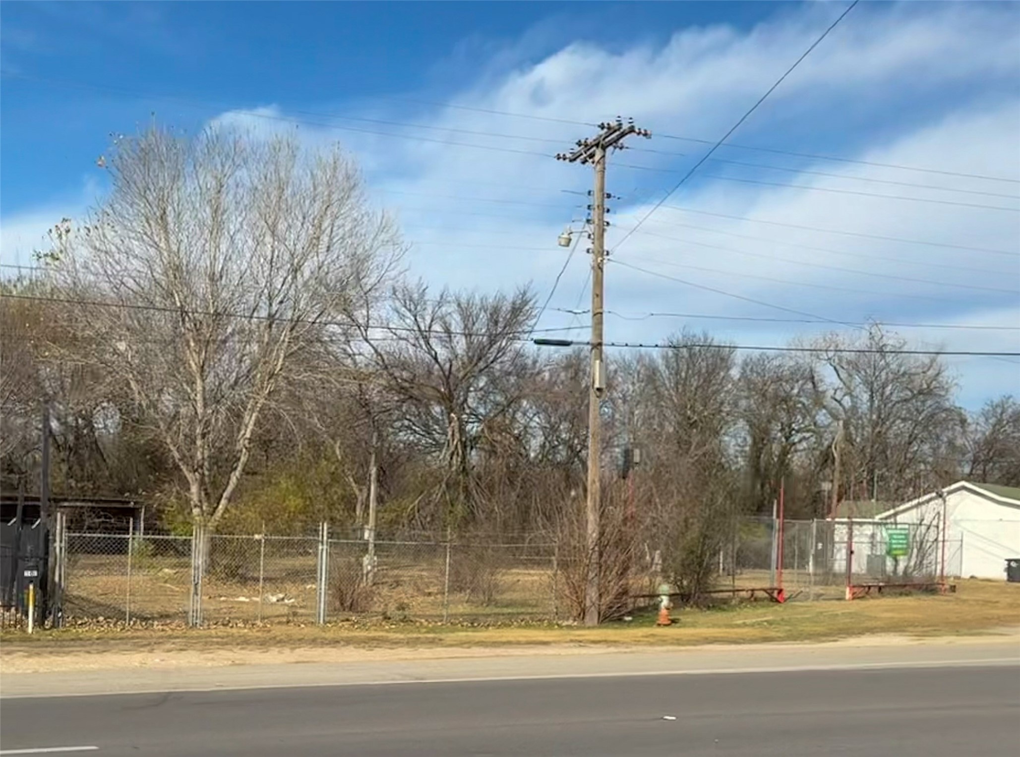 1709 N Main Cleburne TX 76033