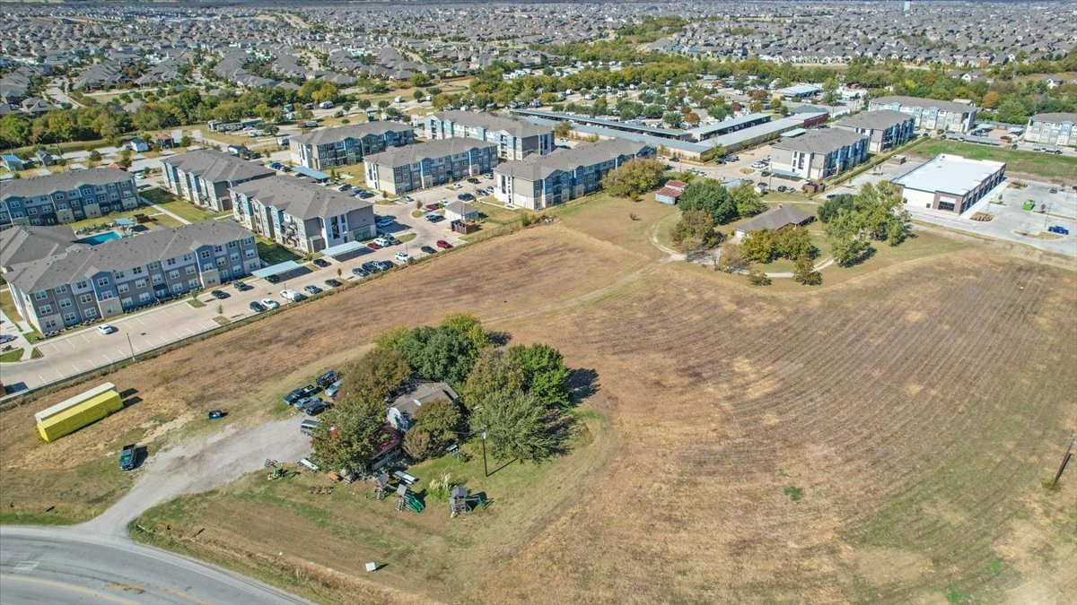 1711 Fm 1385 Aubrey TX 76227