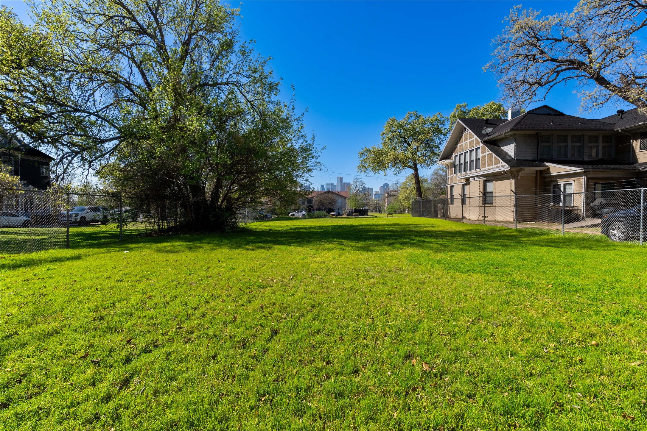 1830 Park Row Avenue Dallas TX 75215