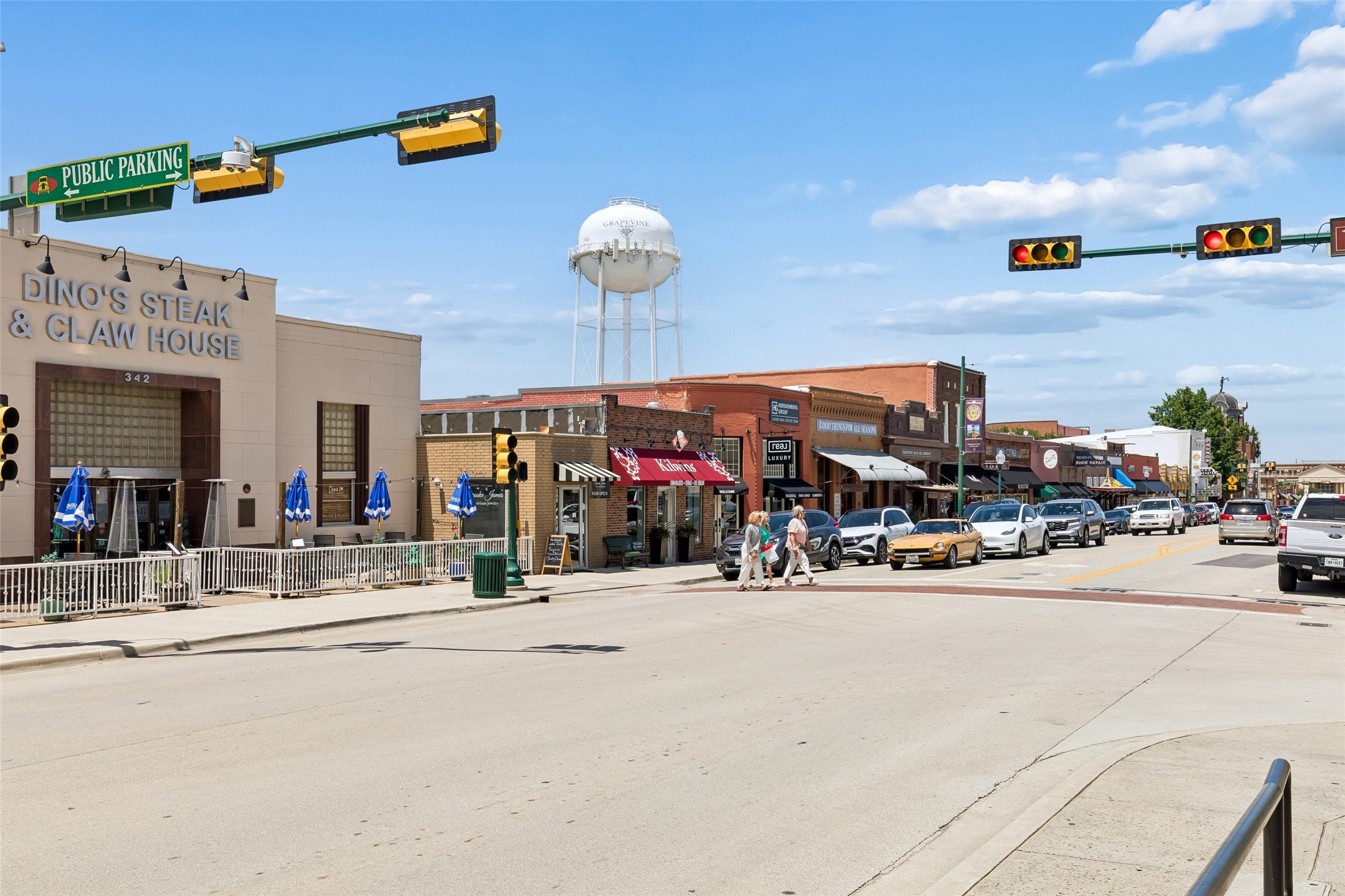 1110 S Pine Street Grapevine TX 76051