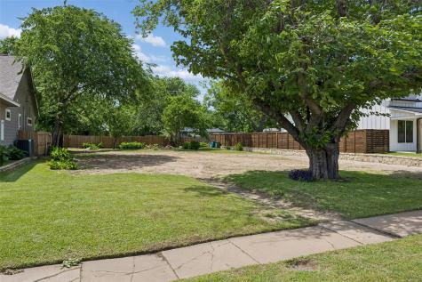 1110 S Pine Street Grapevine TX 76051