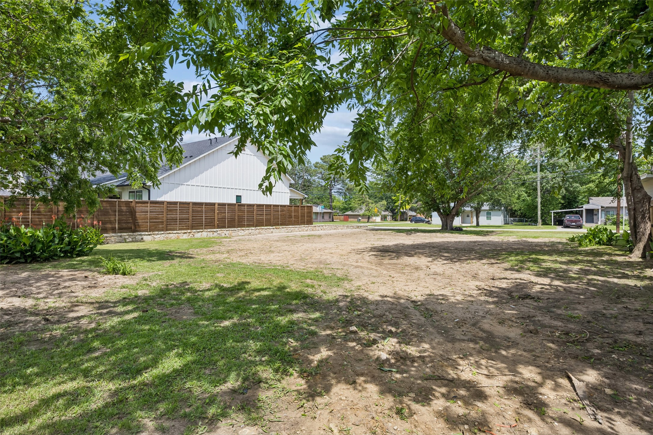 1110 S Pine Street Grapevine TX 76051