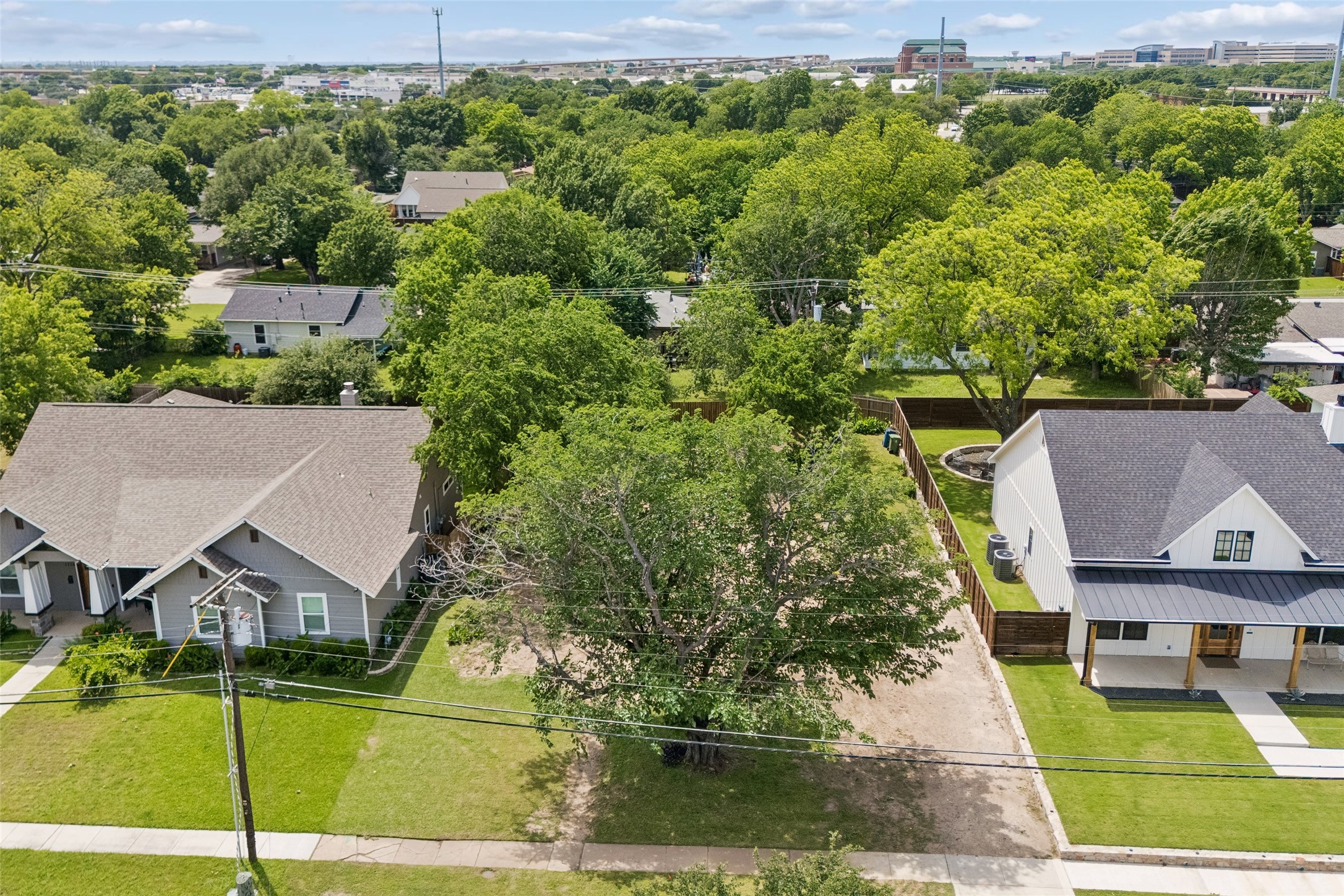 1110 S Pine Street Grapevine TX 76051
