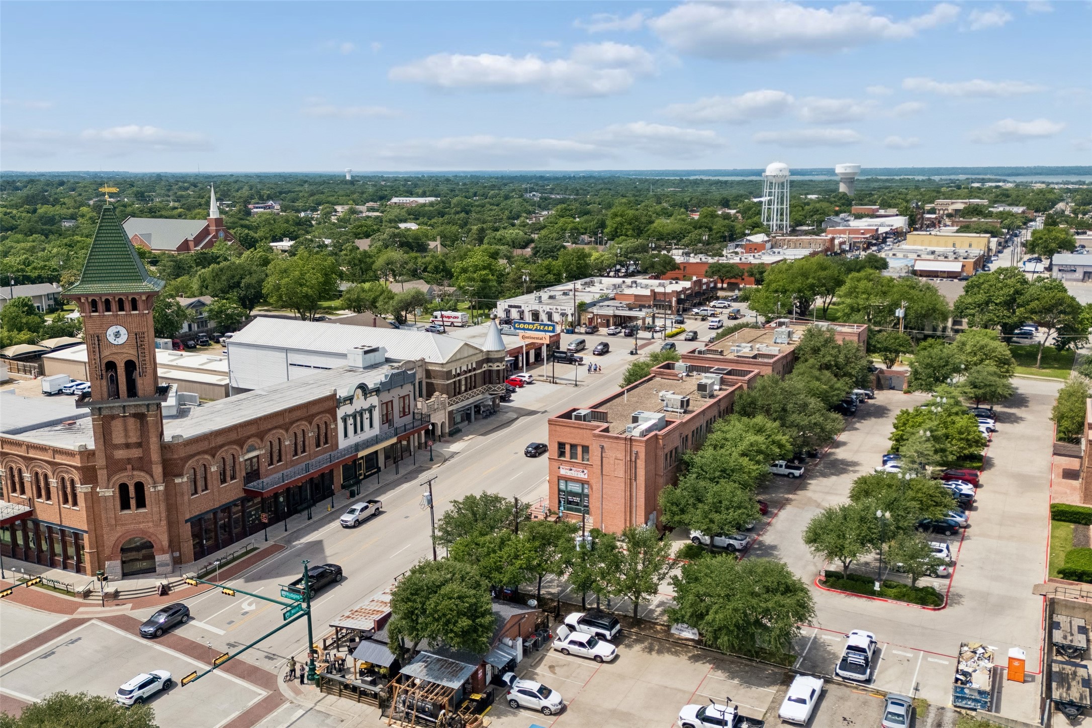 1110 S Pine Street Grapevine TX 76051