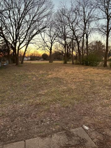 904 Willow Street Sherman TX 75090