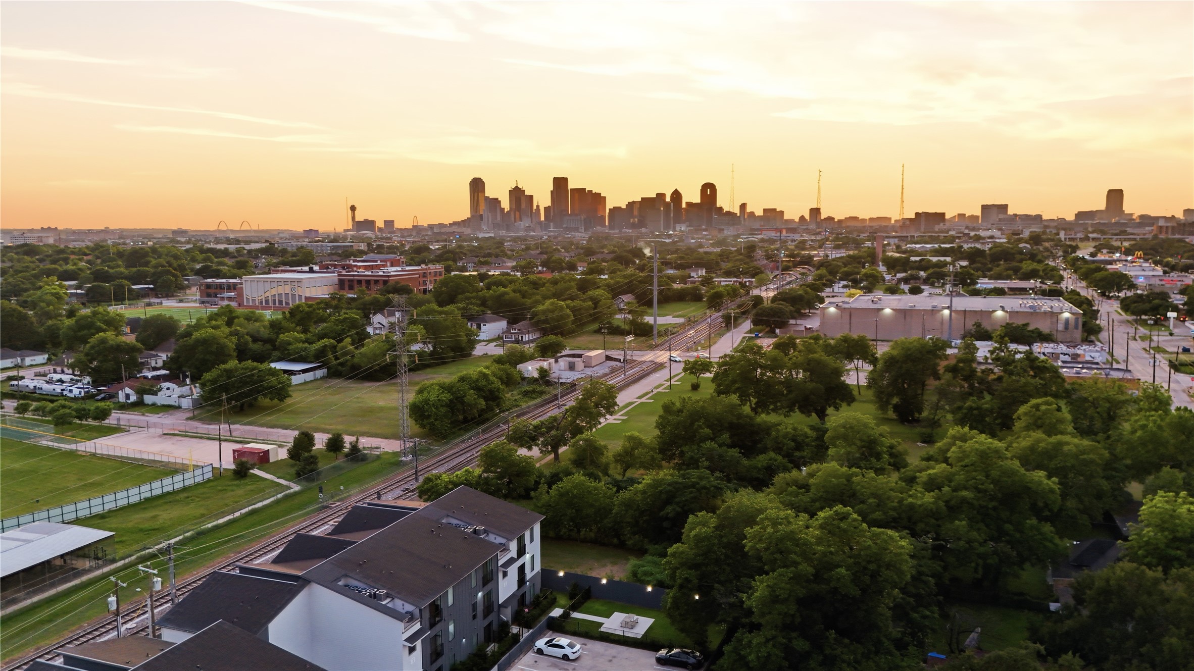 1800 S Trunk Avenue Dallas TX 75210