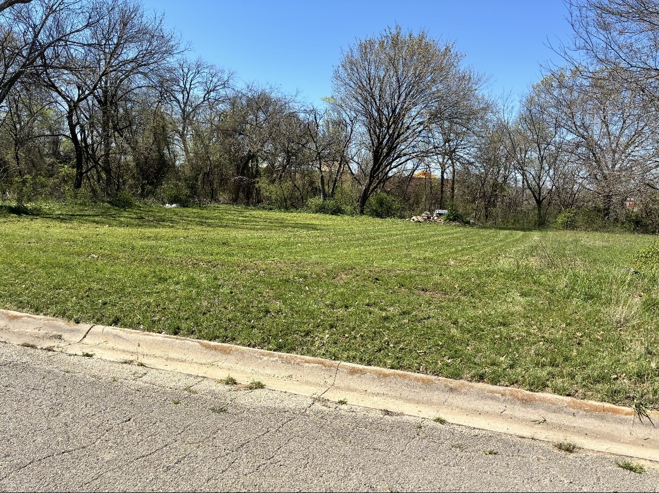 1103 Field Street Gainesville TX 76240
