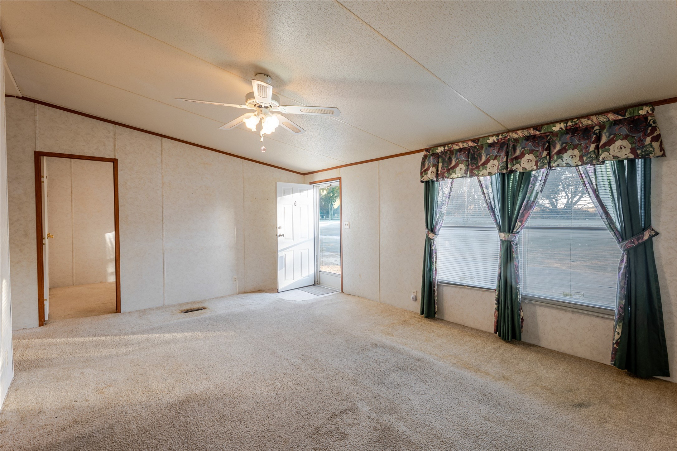 3233 Deer Path Lane Weatherford TX 76085