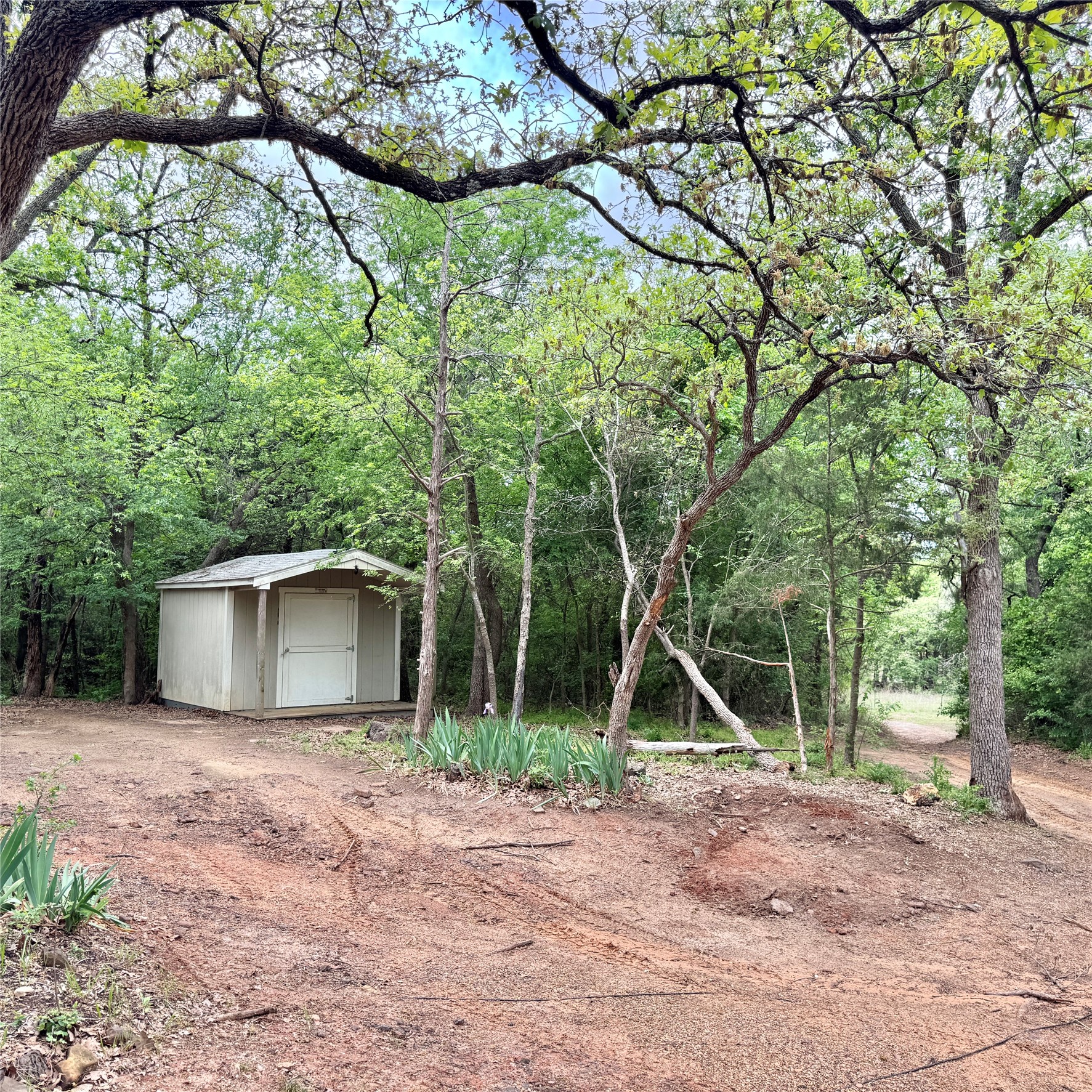 320 Hillside Lane Valley View TX 76272