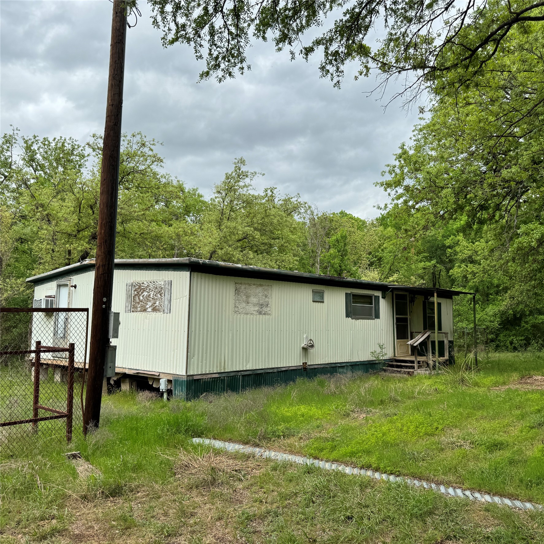 320 Hillside Lane Valley View TX 76272