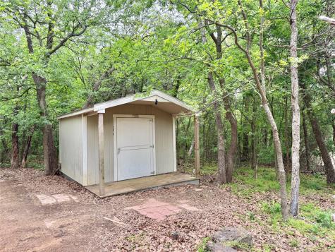 320 Hillside Lane Valley View TX 76272