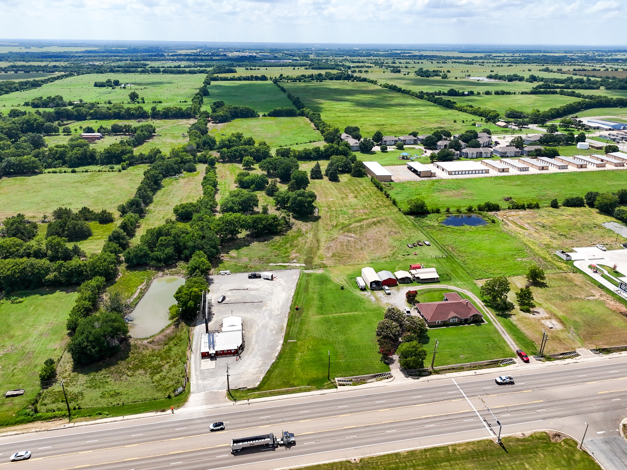 1709 State Highway 121 Highway Bonham TX 75418