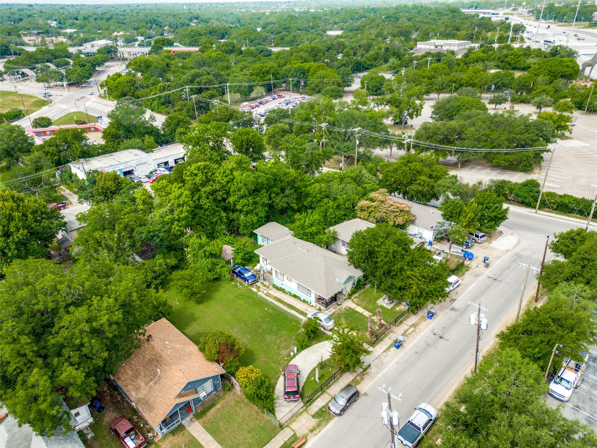 806 E 12th Street Dallas TX 75203