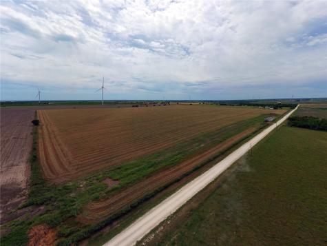 3341 Fm 639 Frost TX 76641