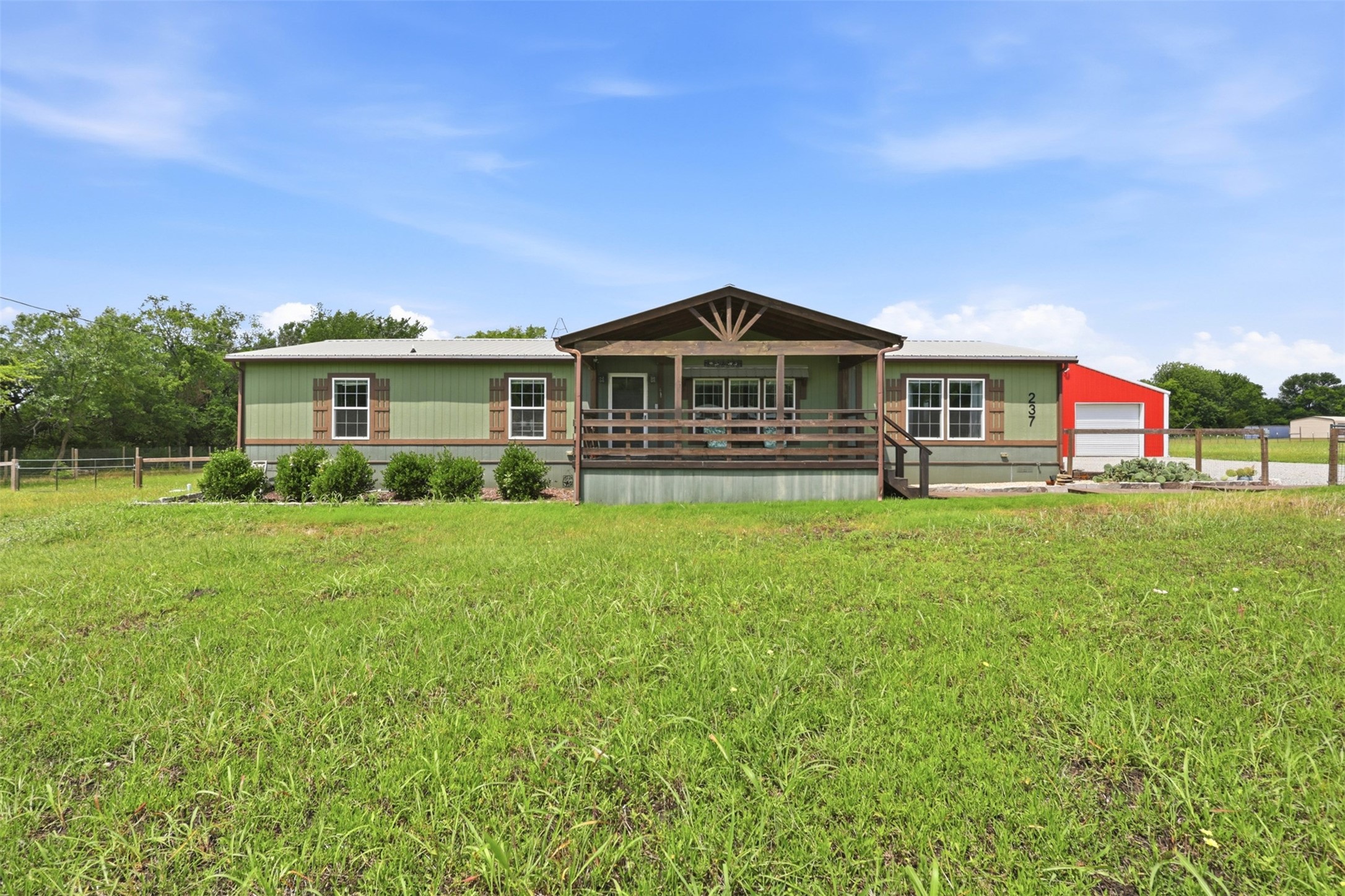237 County Road 4927 Trenton TX 75490