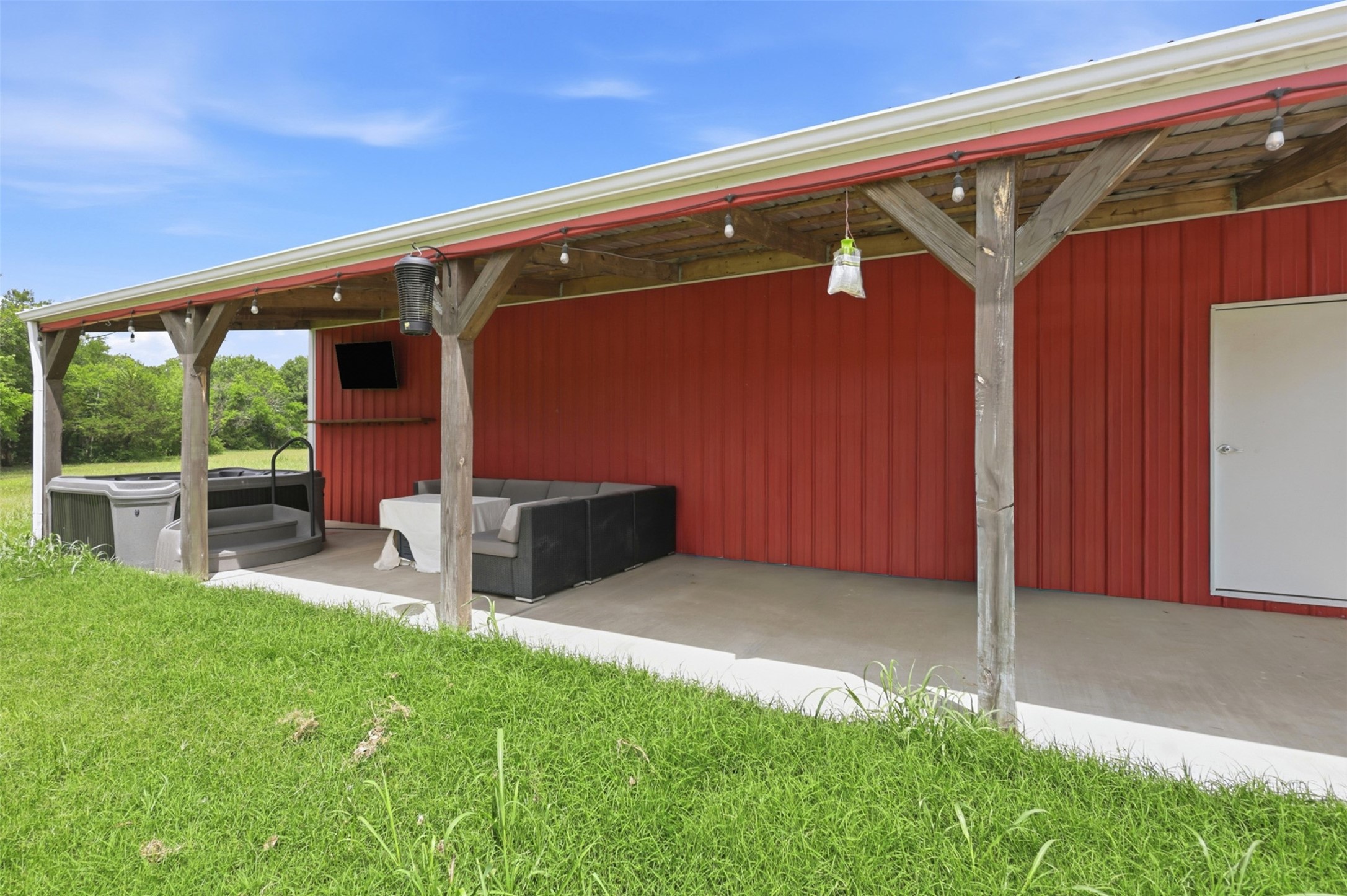 237 County Road 4927 Trenton TX 75490