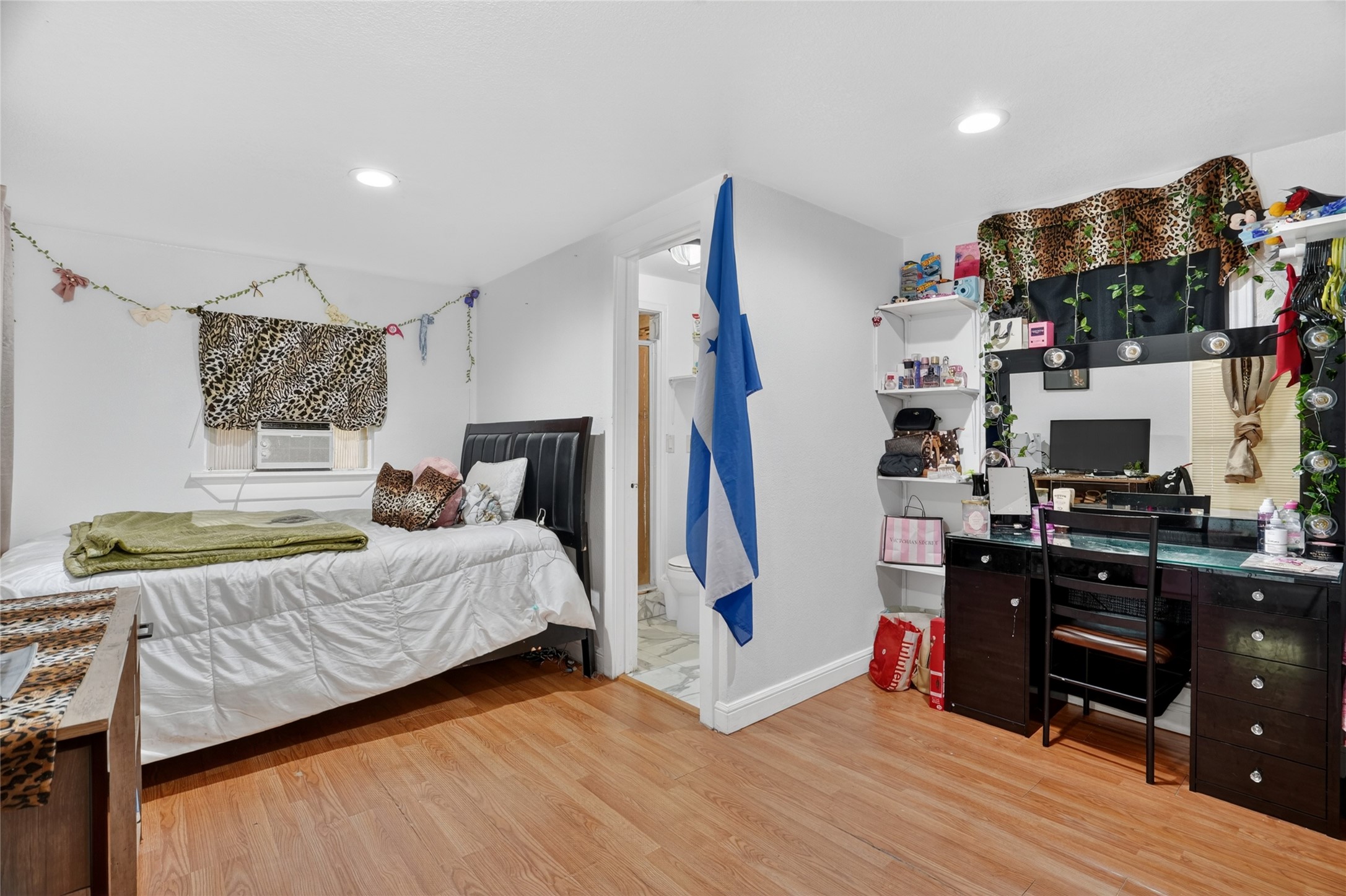 916 Fawn Granbury TX 76049