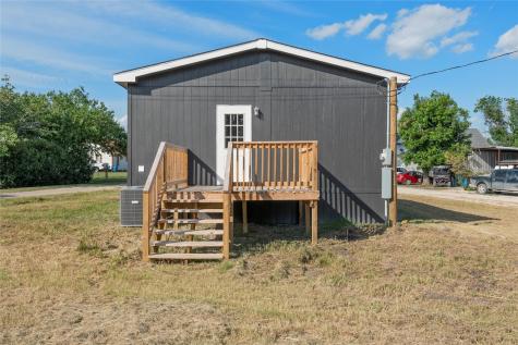 202 N 6th Street Mount Calm TX 76673