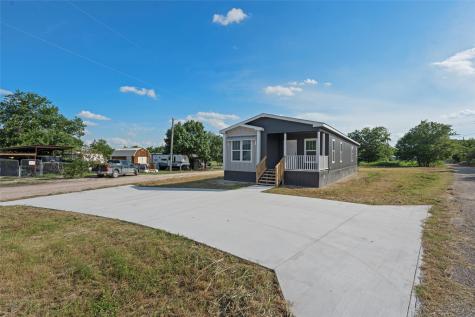 202 N 6th Street Mount Calm TX 76673