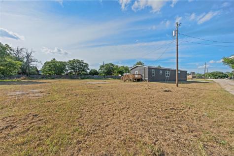202 N 6th Street Mount Calm TX 76673