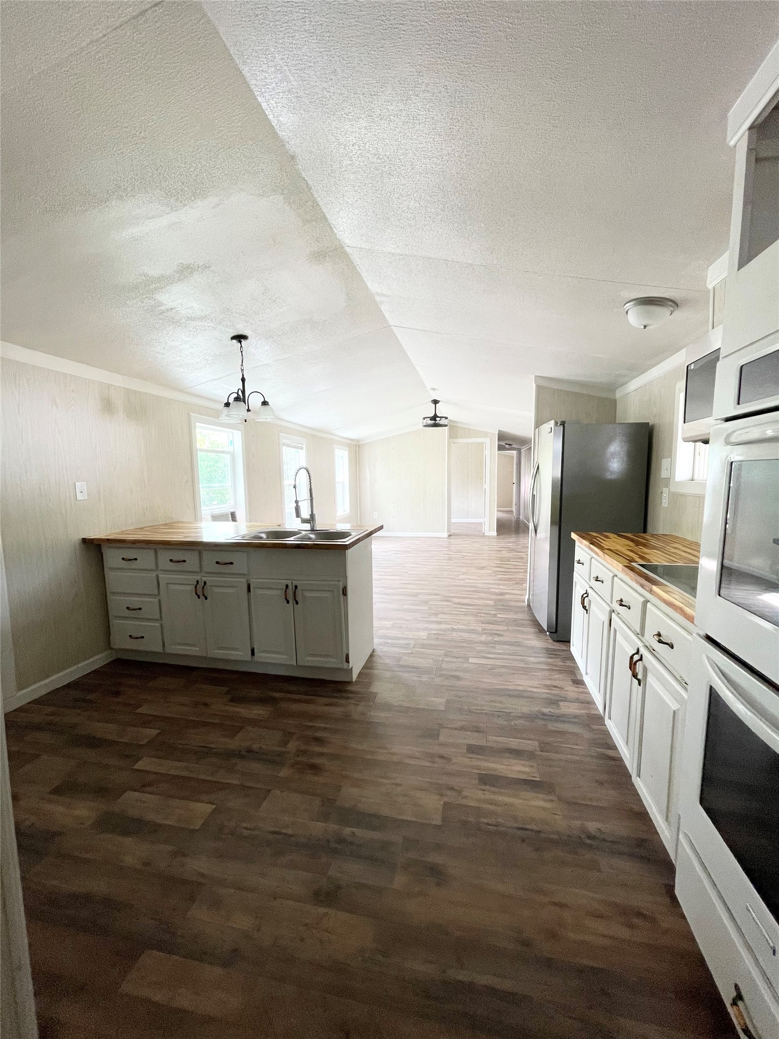 433 Capricorn Drive Granbury TX 76049
