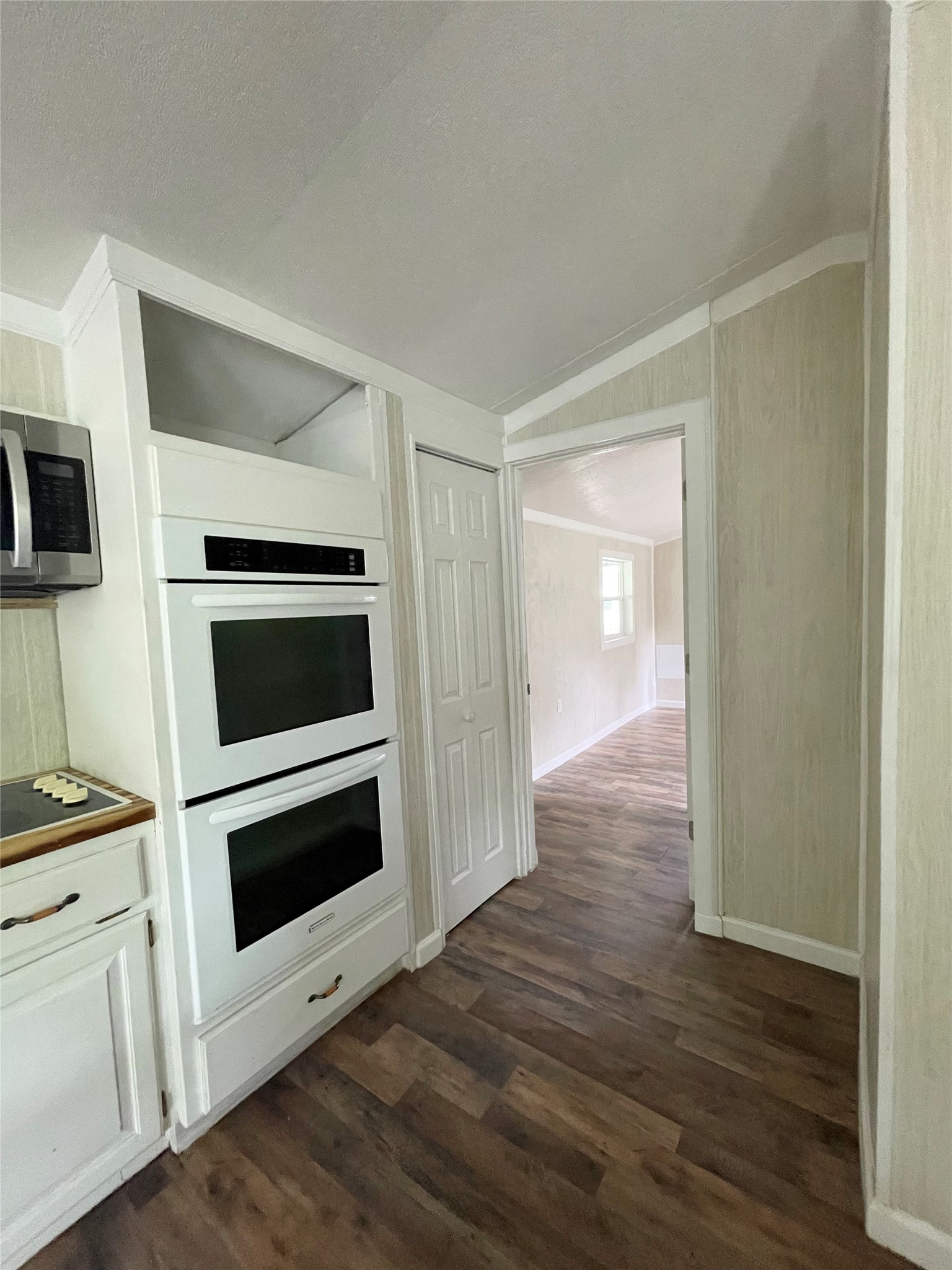 433 Capricorn Drive Granbury TX 76049