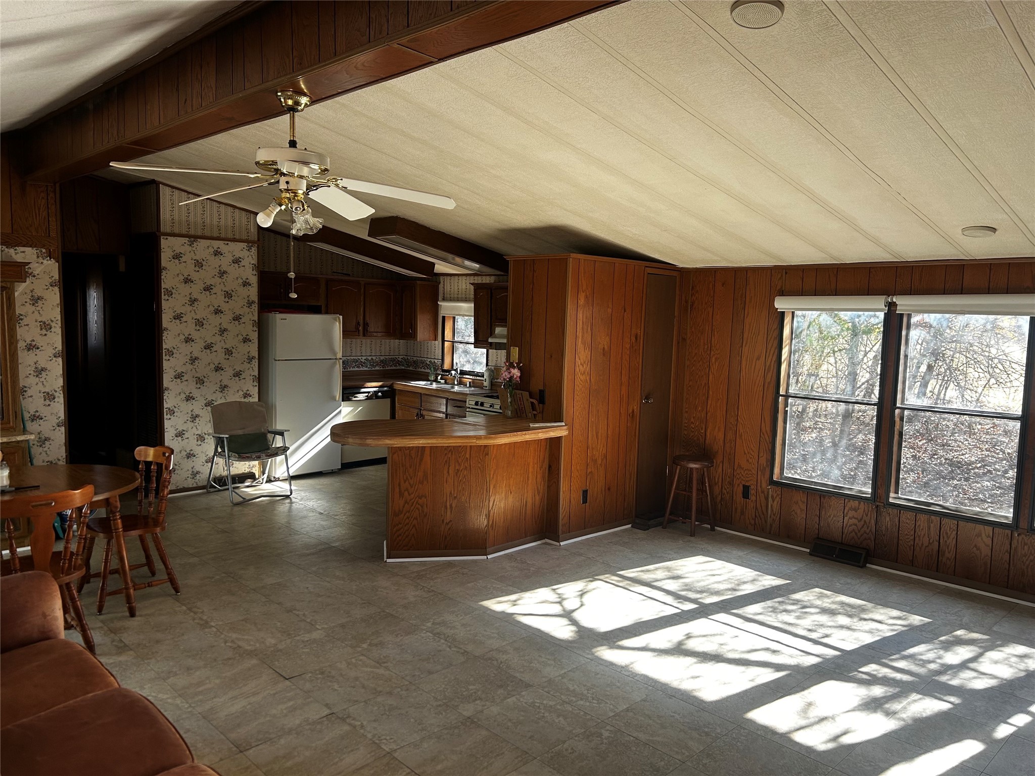 194 Lakeview Sunset TX 76270