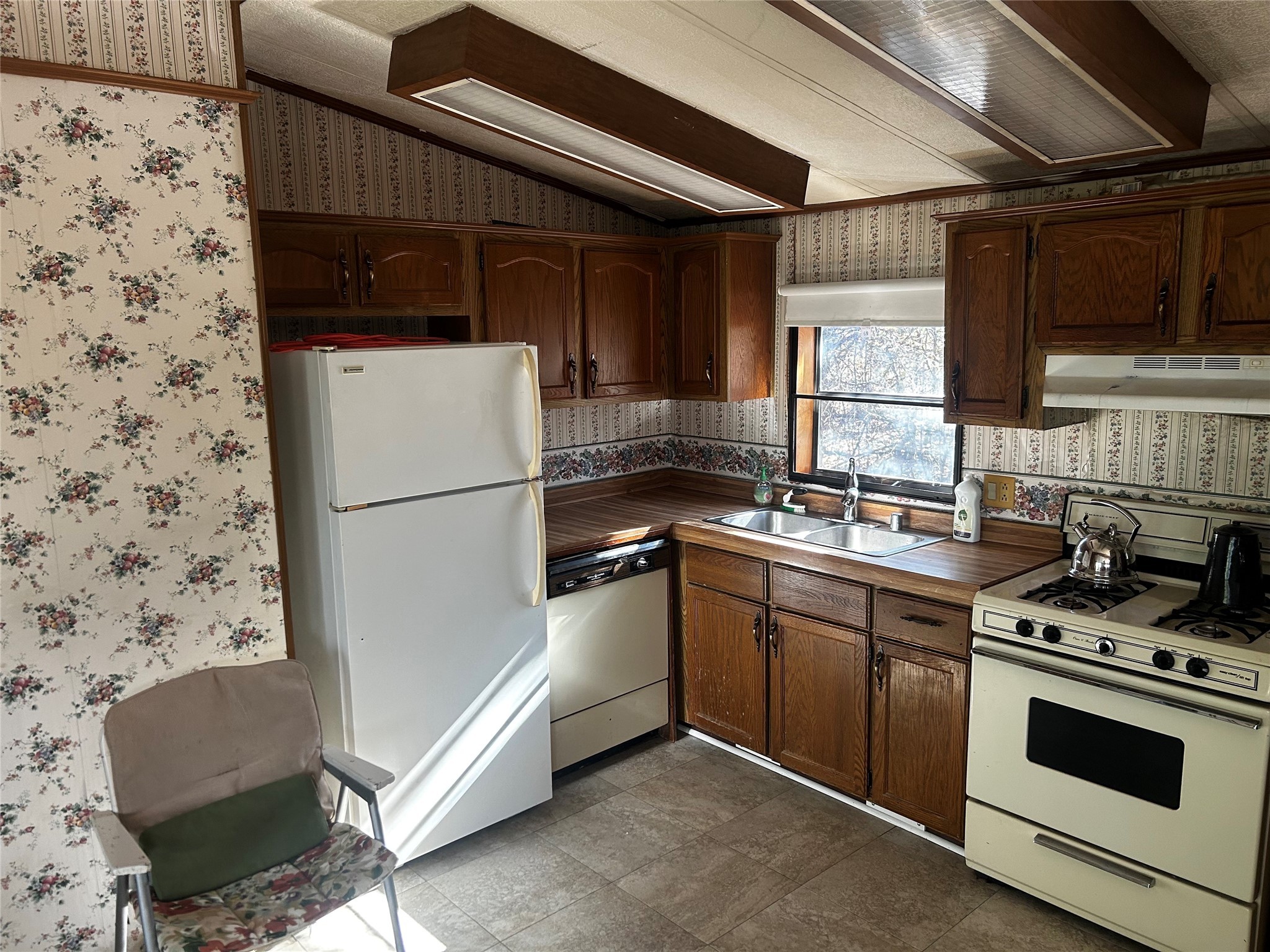 194 Lakeview Sunset TX 76270