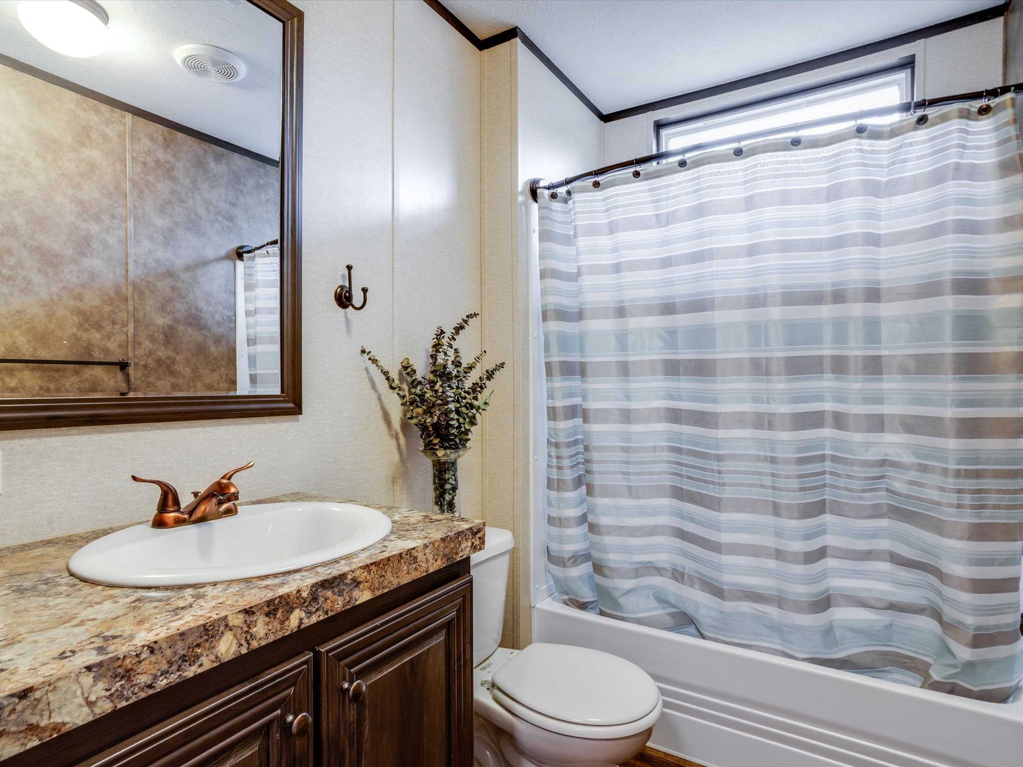 3417 Hawaiian Court Granbury TX 76048