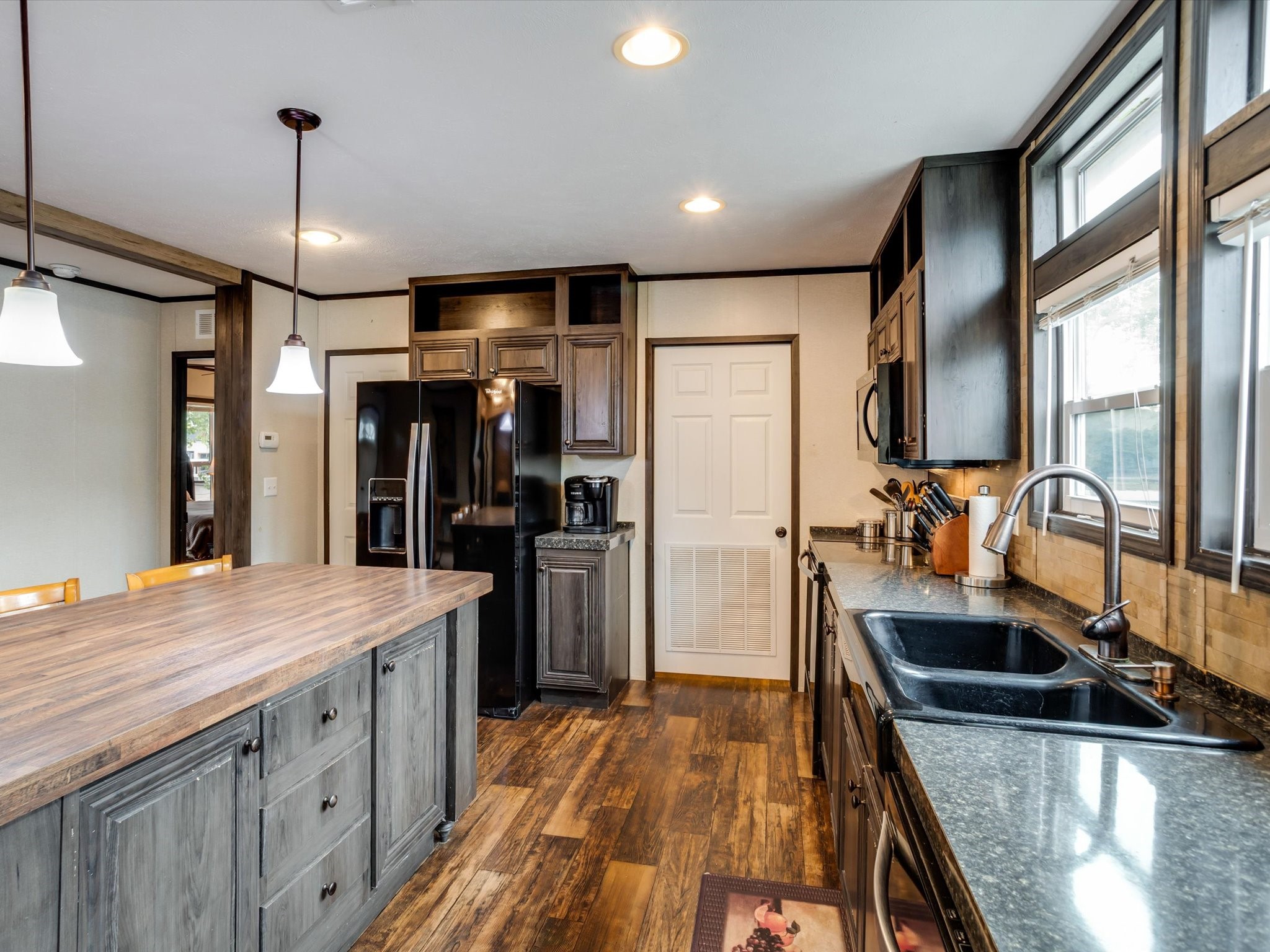 3417 Hawaiian Court Granbury TX 76048
