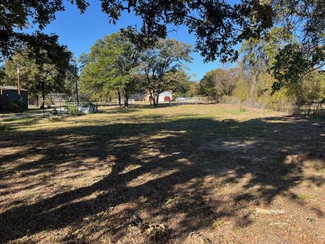 126 Briar Oaks Drive Azle TX 76020