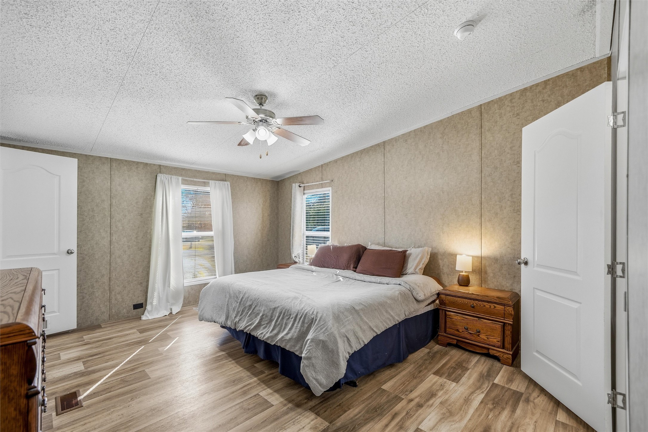 1618 Lands End Street Granbury TX 76048