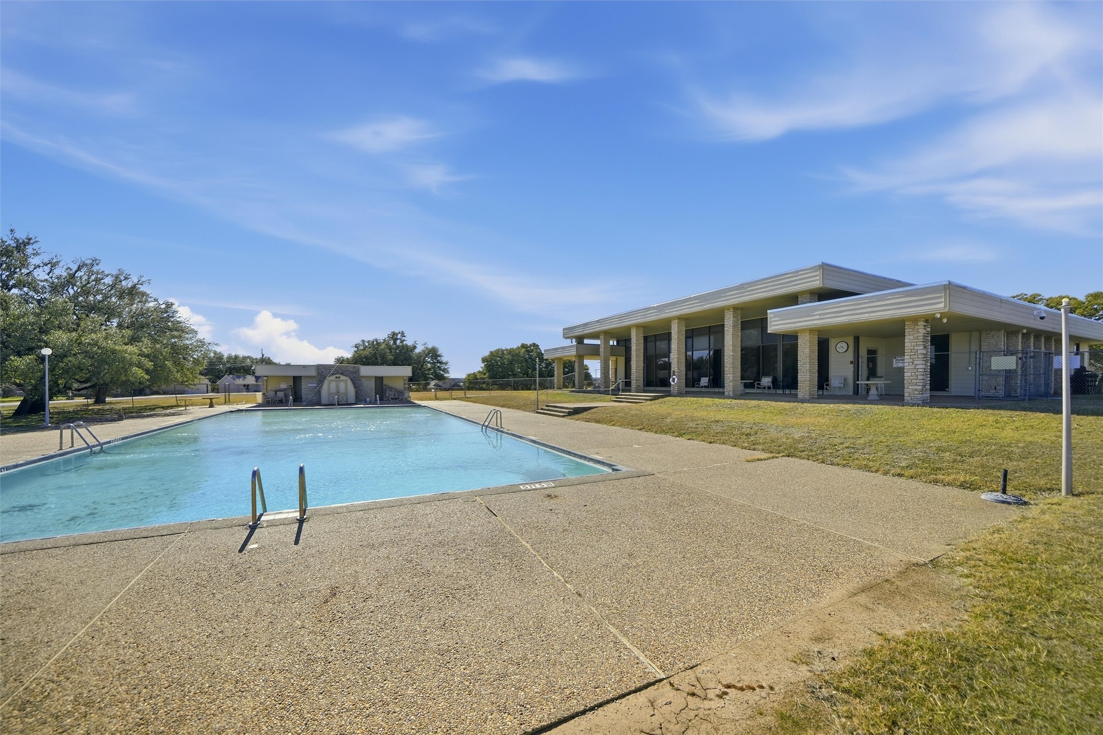 1618 Lands End Street Granbury TX 76048