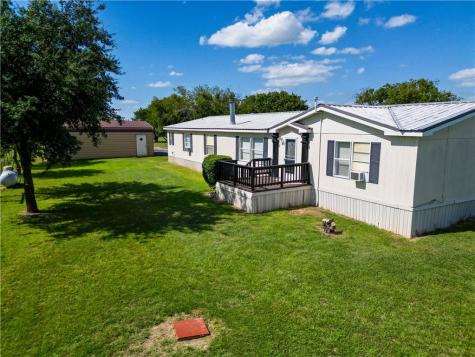 306 Creekwood Drive Blum TX 76627