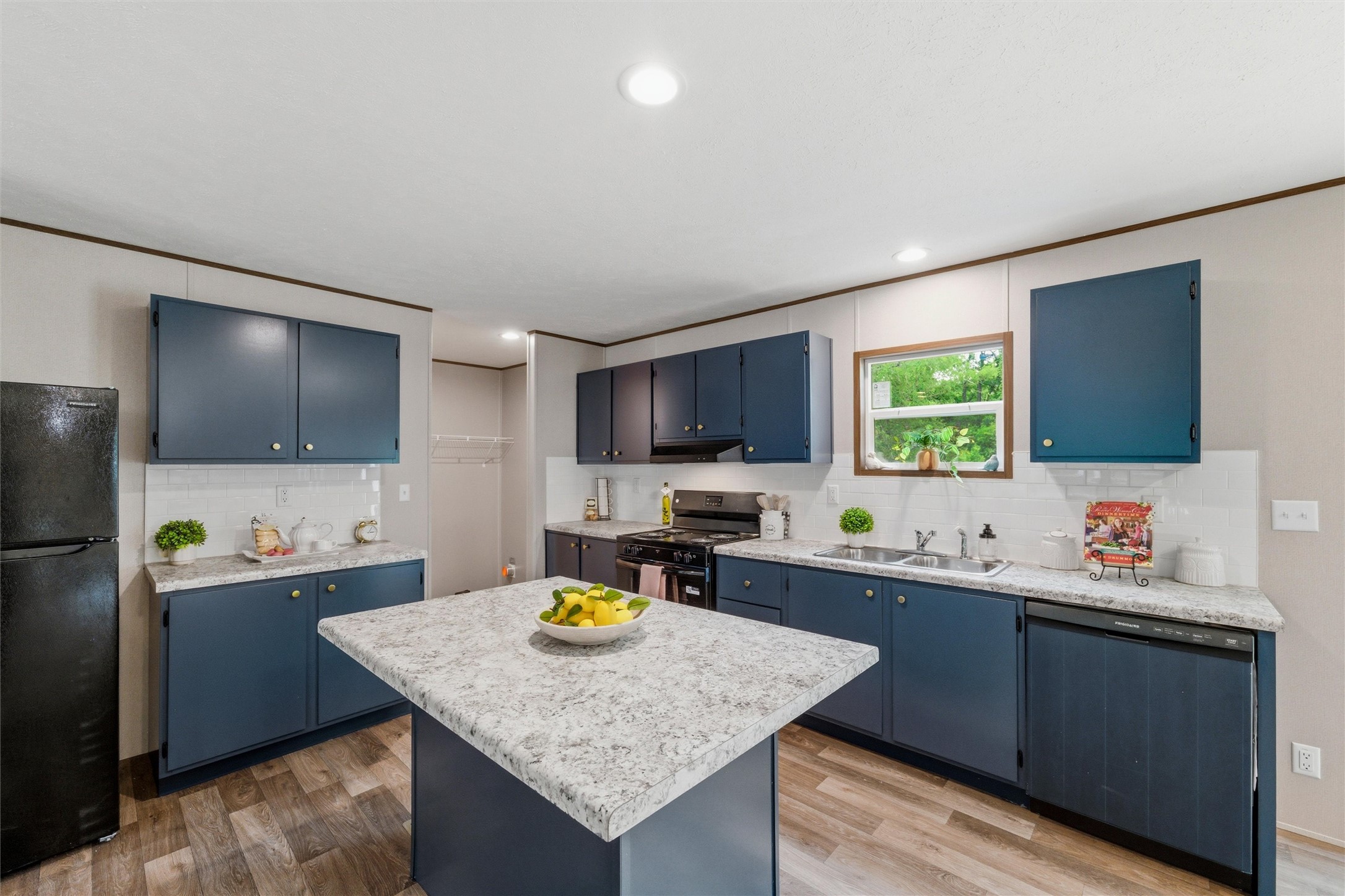 4600 Thompson Avenue Grandview TX 76050