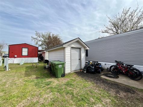 709 N Collins Freeway Howe TX 75459