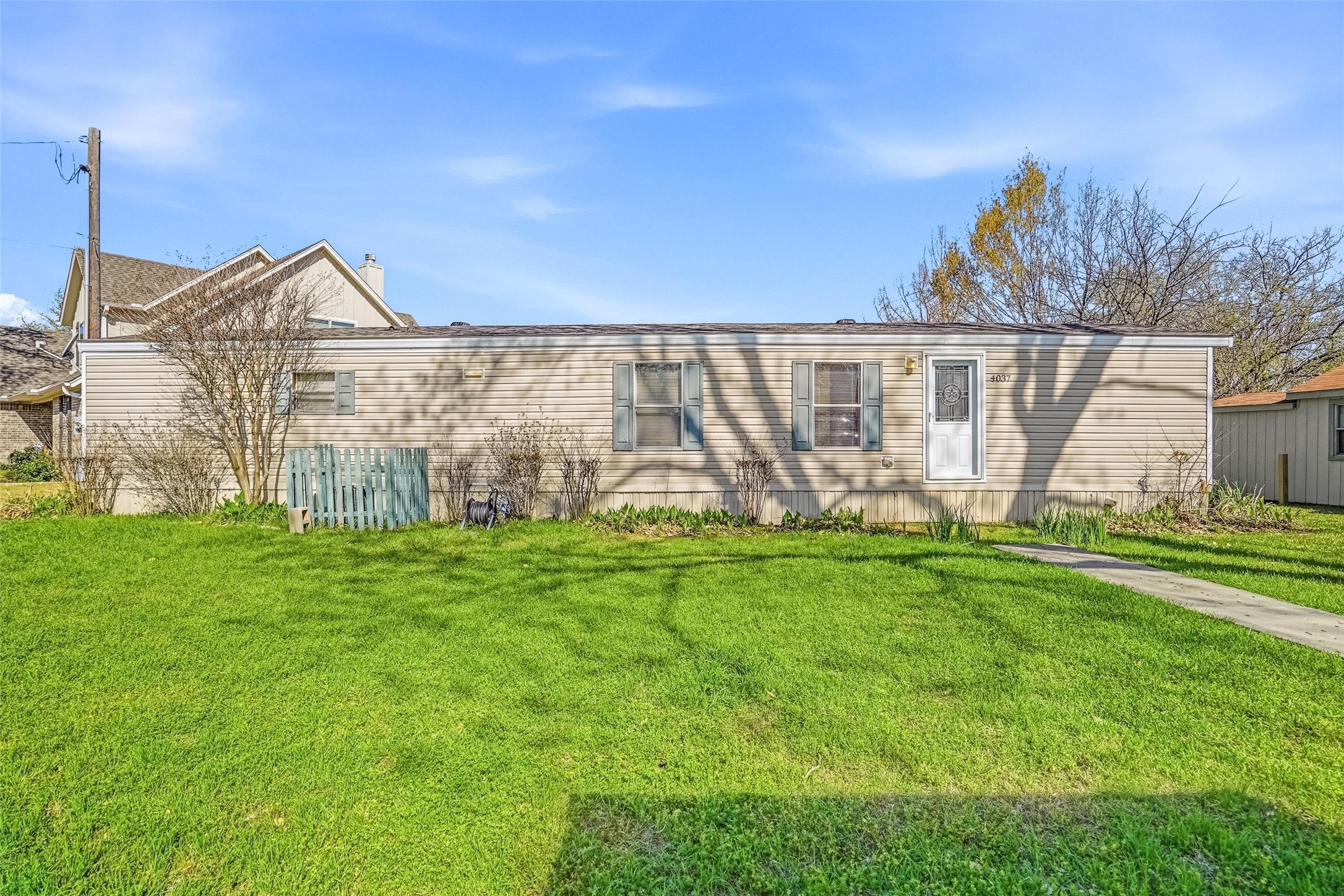 4037 Lands End Court Granbury TX 76048