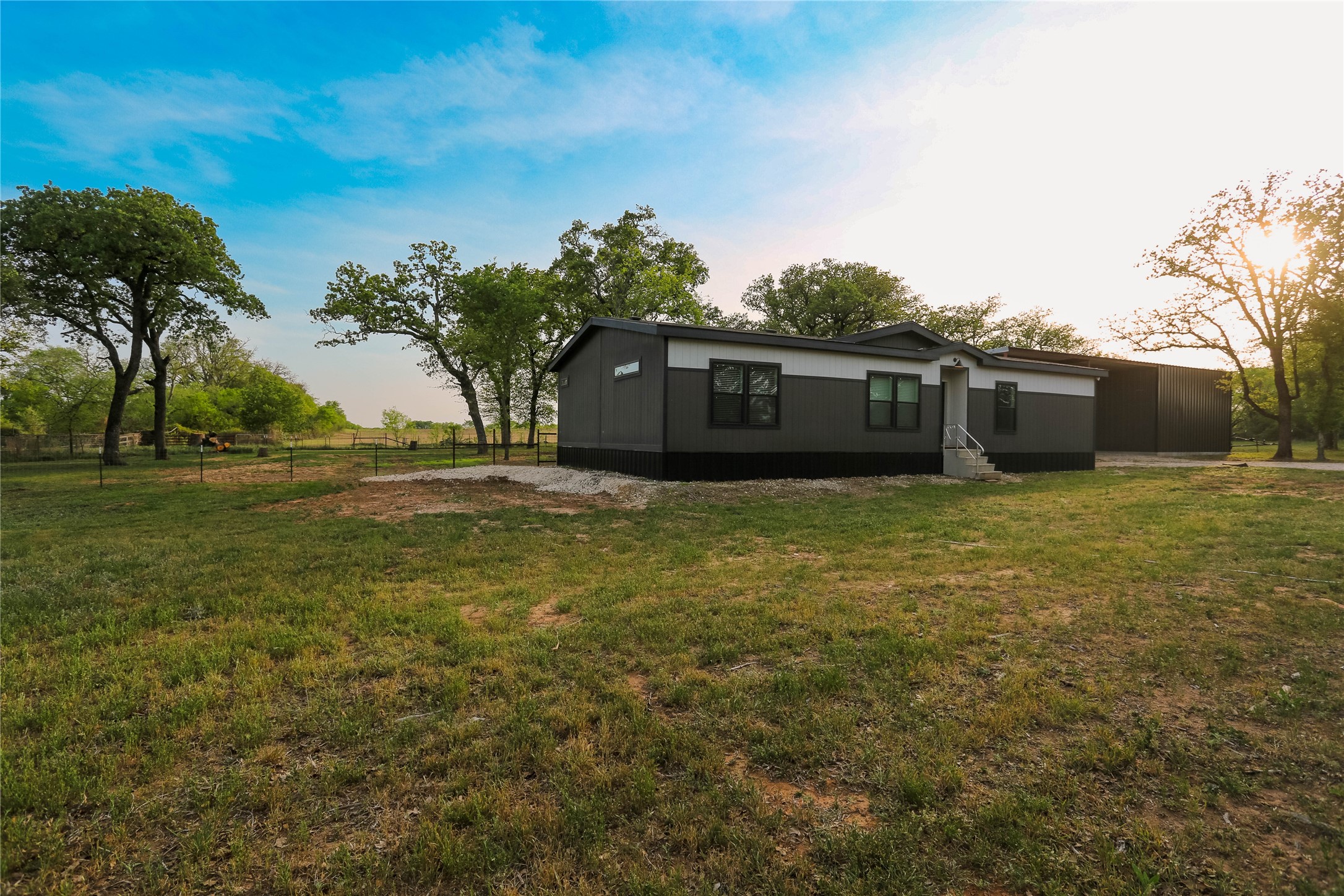 2513 Cr 304 Comanche TX 76442