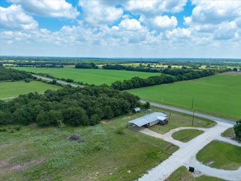 126 Deer Valley Lane Poolville TX 76487