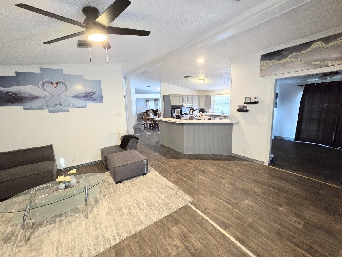 813 W 12th Street Cameron TX 76520