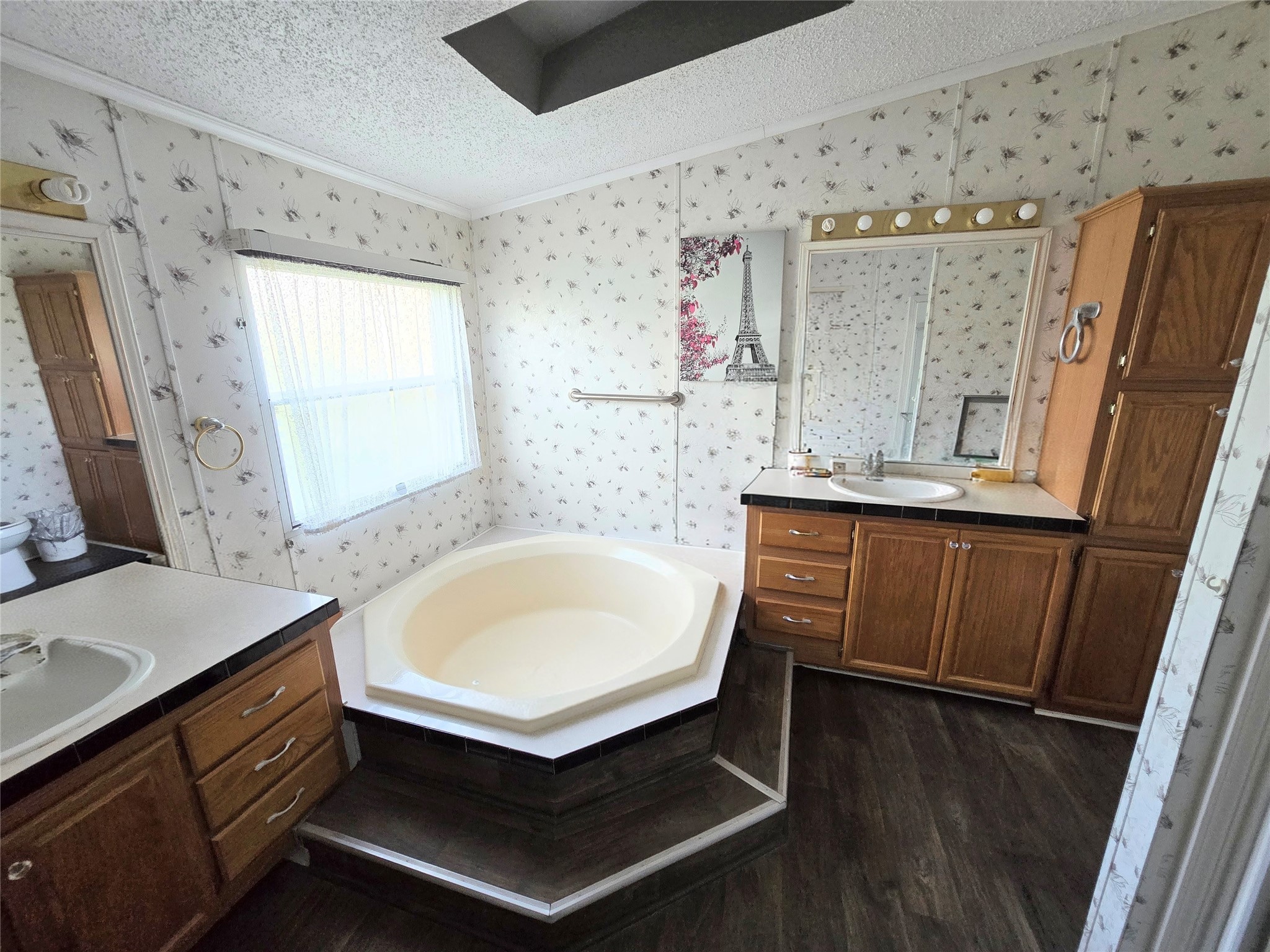 813 W 12th Street Cameron TX 76520
